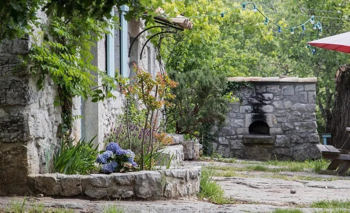 Hebergement Insolite En Pleine Nature & Piscine 2 A 11 P - Gites Les Princes A Lanas