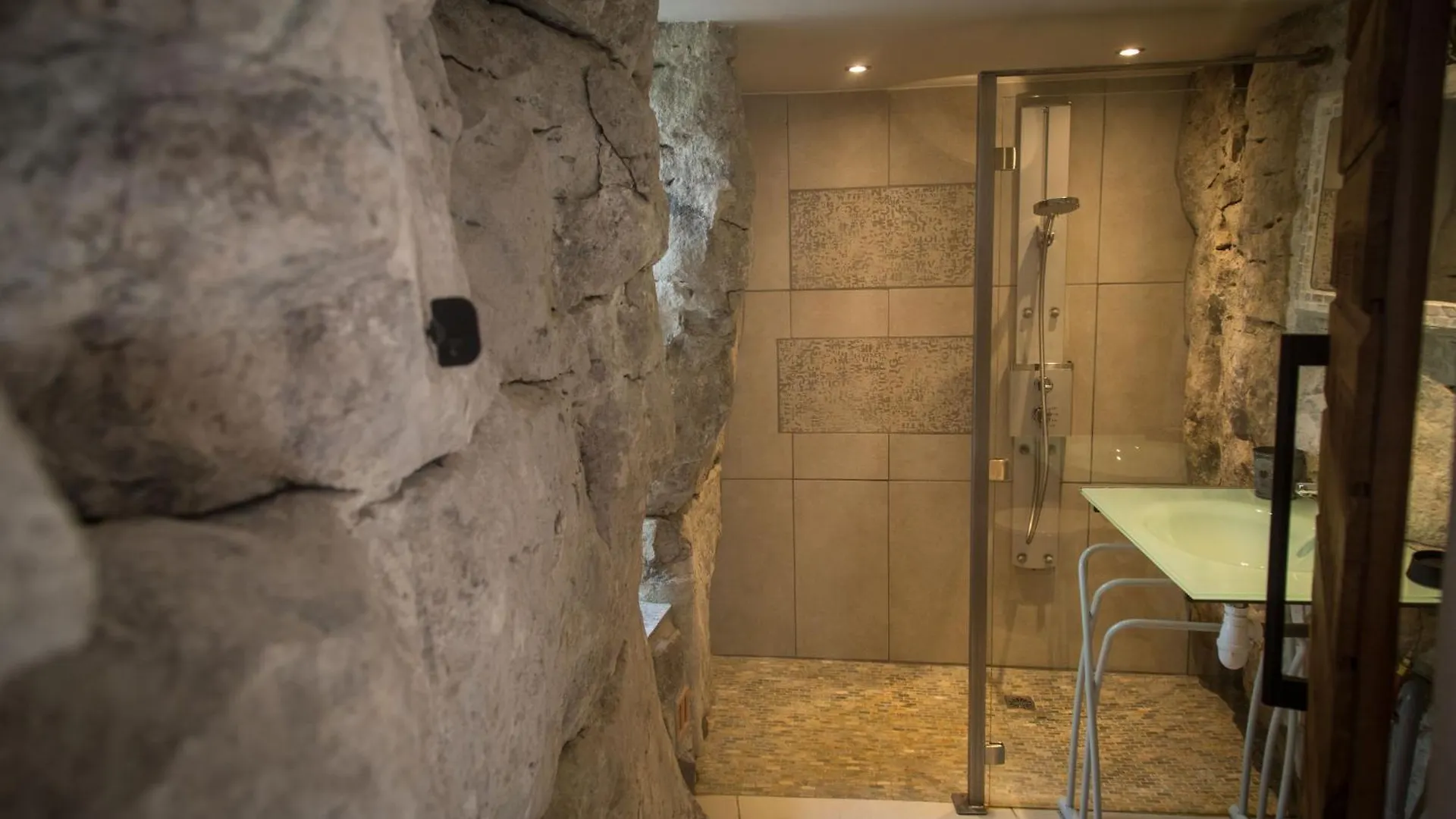 Hebergement Insolite En Pleine Nature & Piscine 2 A 11 P - Gites Les Princes A Lanas 0*,